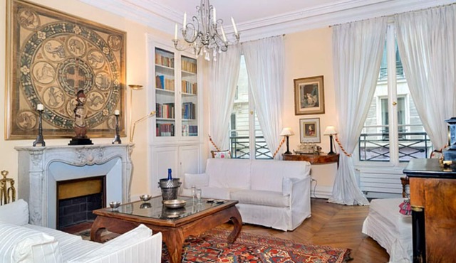 Elegant refined apartment near Champs-Élysées sleeps 6
