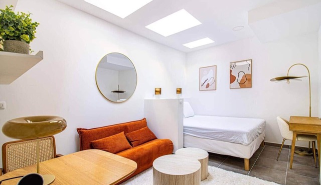 Elegant Renovated Apartment in Plaisance Pernety