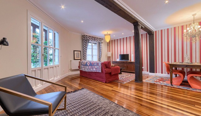 Elegant Renovated Ballroom with WiFi