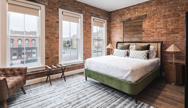 Elegant Restored Boutique Hotel Walk to Downtown Canandaigua and The Lake!