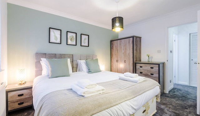 Elegant Retreat in the Heart of Chester