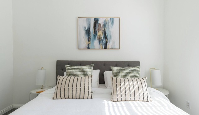 Elegant Retreat Modern Comforts, Prime Location