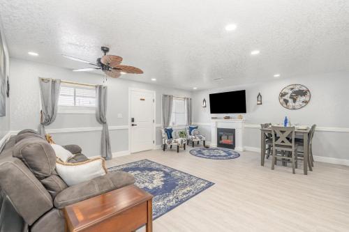 Elegant Retreat Near Downtown and Beach