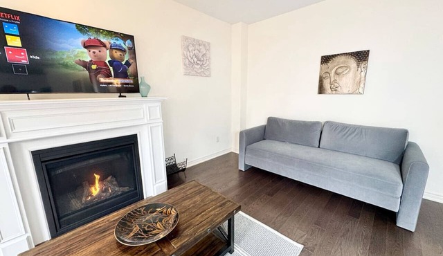 Elegant Retreat near Toronto Airport & Downtown