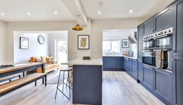 Elegant Retreat Nook at Peak District Gateway