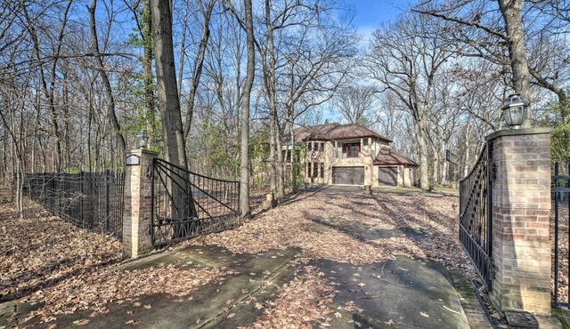 Elegant Riverwoods Escape w/ Private Sauna!