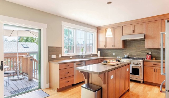 Elegant Rockridge Designer Home Near UC Berkeley