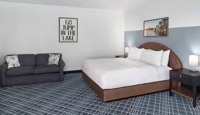 Elegant Room by Canandaigua Lake Perfect for Recharging & Exploring