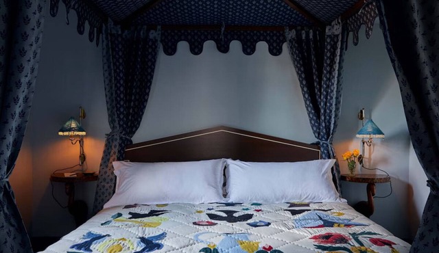 Elegant Room Ideal for Art Enthusiasts w/Vintage Decor in Mt. Vernon, Pets Free