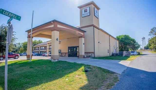 Elegant Room Near Bryan’s Treat With Kitchenette, Free Breakfast And Parking