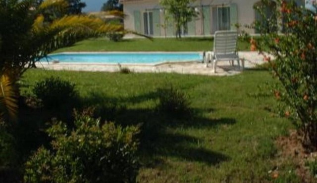 Elegant seaside villa with private pool surrounded by a 2000m2 garden