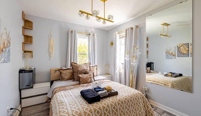 Elegant Serene Escape in Wyandotte