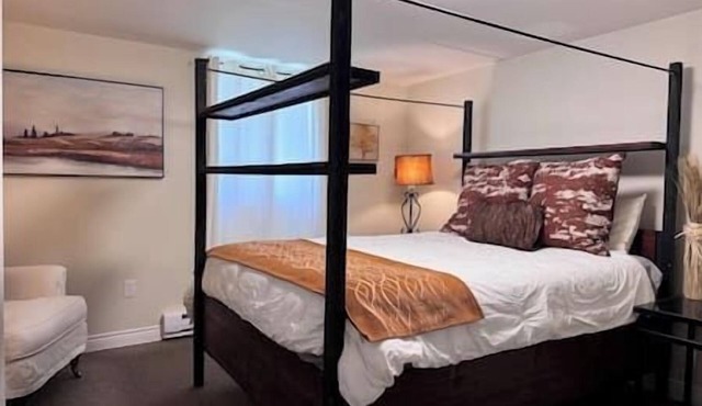 Elegant & Serene Urban Sanctuary