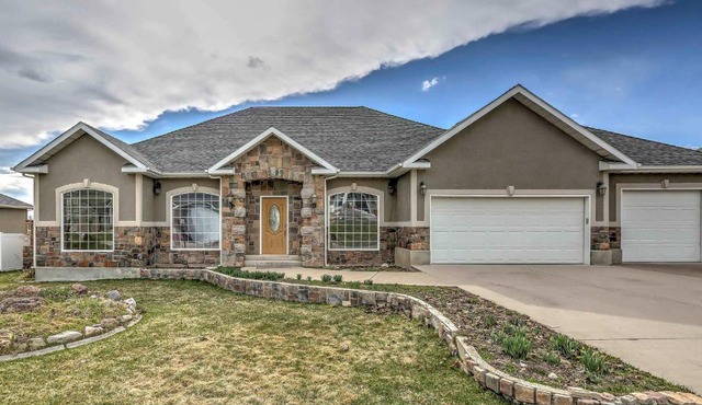 Elegant Smithfield Home with Views - 6 Mi to USU!