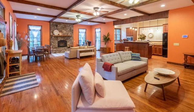 Elegant Smoky Mountains Retreat