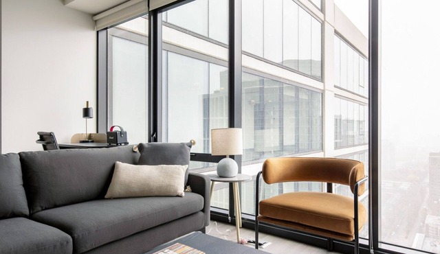 Elegant South Loop 1BR w/Pool, BBQ & Gym, nr Grant Park, by Blueground