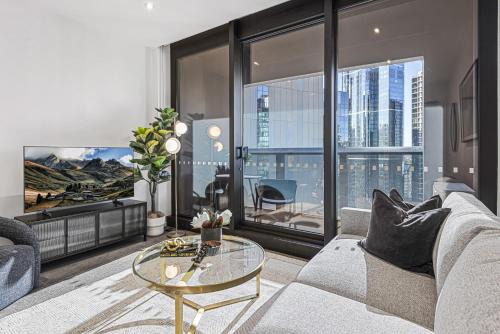 Elegant Southbank Escape Apartment with Balcony