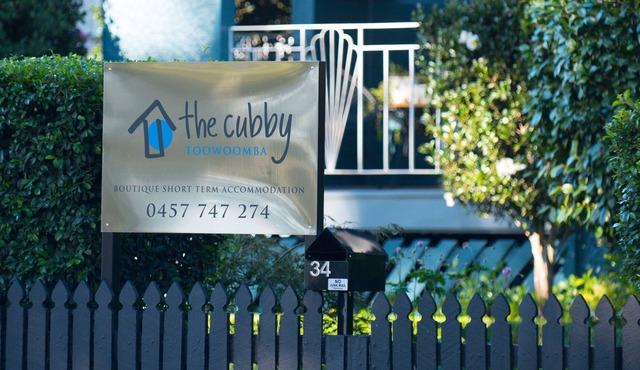 Elegant & Spacious Art Deco Residence in Picturesque East Toowoomba