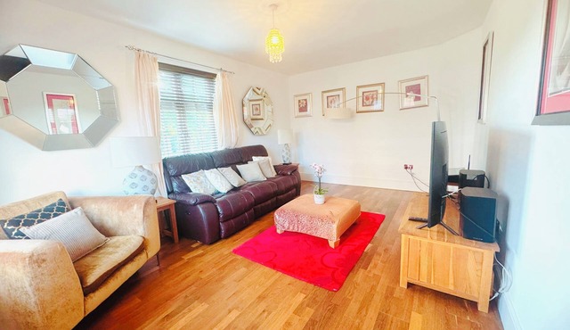 Elegant & Spacious Bristol Home - Garden, Gym & Parking