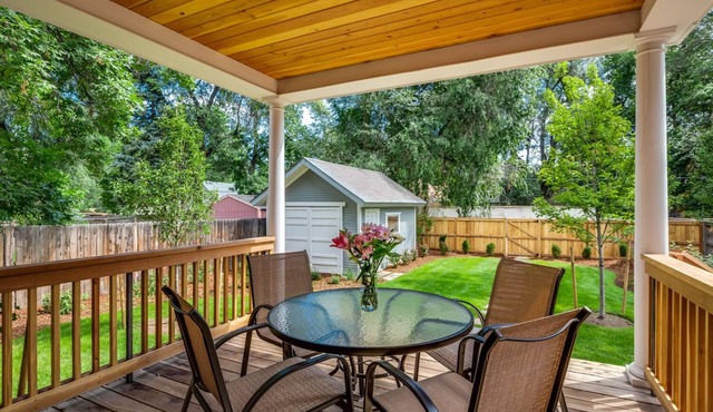 Elegant & Spacious Retreat in the Heart of Old Town – Perfect for Groups