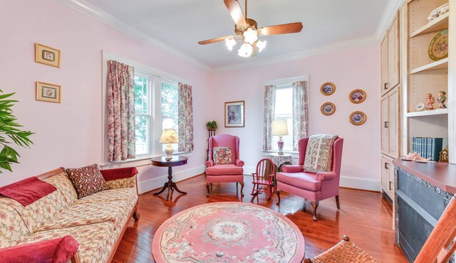 Elegant + Spacious Retreat ~ 18 Mi to Lake Norman!