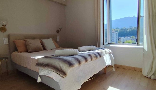 Elegant studio between station and city center