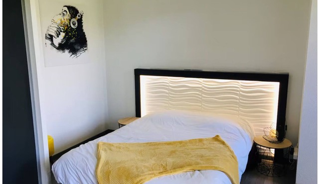 Elegant studio with balcony 5 min from Honfleur parking and swimming pool