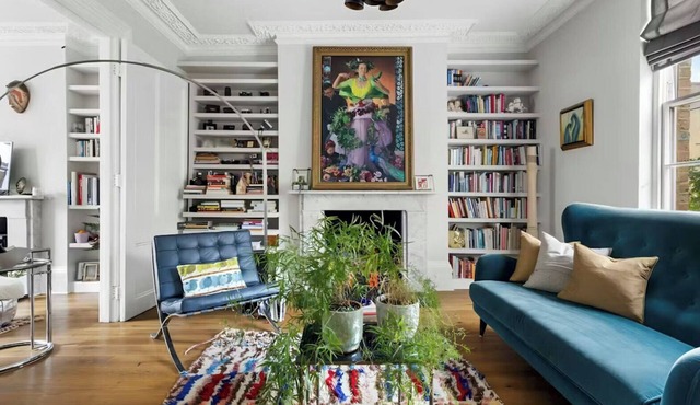 Elegant & Stylish Islington Retreat. Lush Gardens. Steps from City Vibrance.