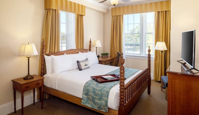 Elegant Suite Near Berea Artisan Center & Arts Council - Tranquil Retreat!
