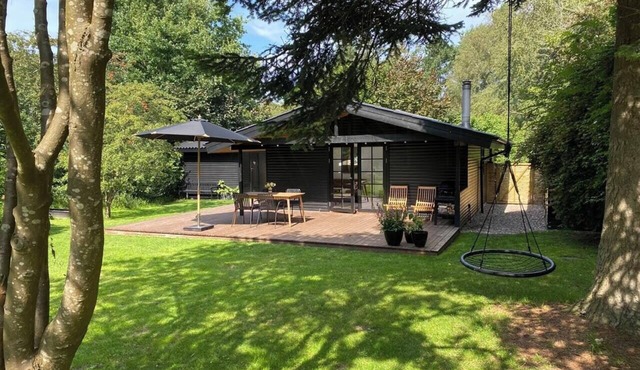 Elegant summer house close to the beach and forest