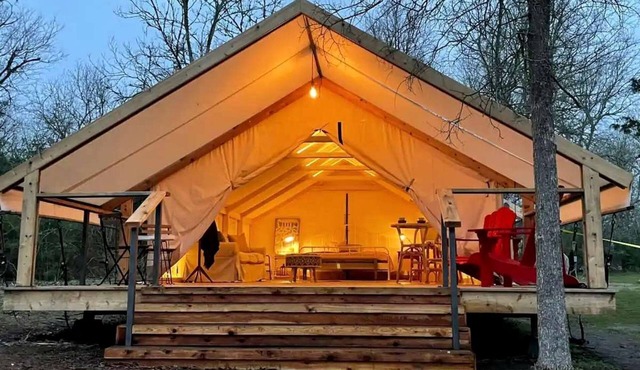 Elegant Texas Glamping Getaway on Lake Bastrop