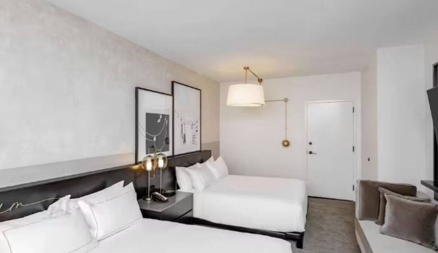 Elegant Touches Near Wells Fargo Arena – Stay in Gorgeous Queen Rooms - 2 Units