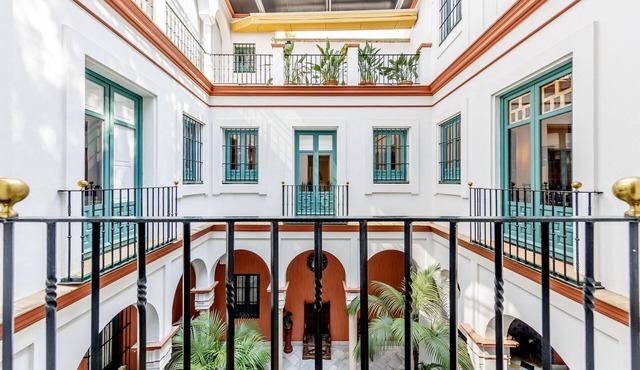 Elegant town house in the best area of Seville