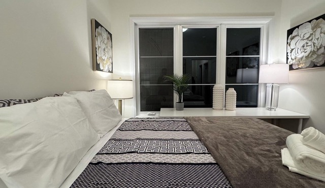 Elegant Townhome in Prestigious Woodbridge Estate, Vaughan (Selena)