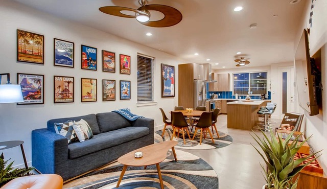 Elegant Townhome near Old Town, Breweries & River!