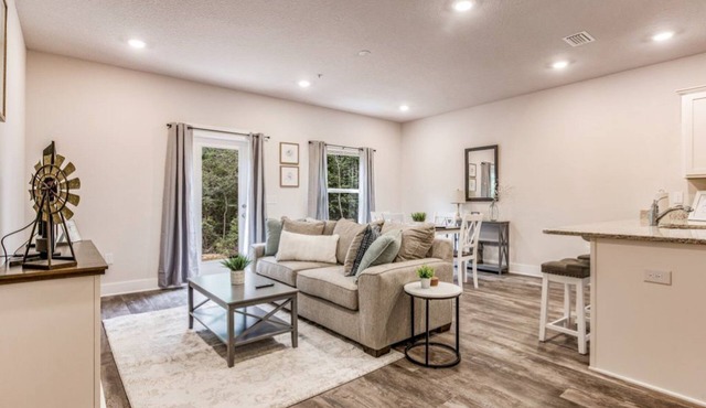 Elegant townhome + oversized luxury pool