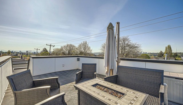 Elegant Townhome with a Breathtaking Rooftop View