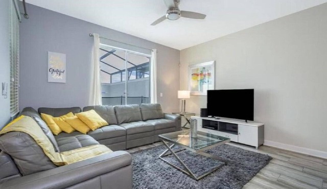 Elegant Townhouse 4Bed/3Bath/Pool/5Min From Disney