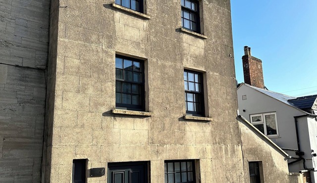 Elegant townhouse in Stroud - Entire Home in the Cotswolds