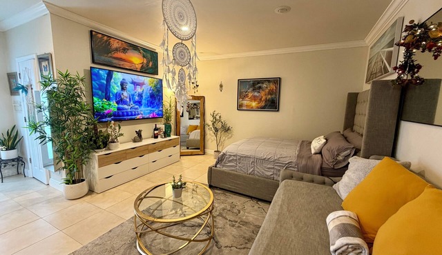 Elegant Tranquil Restful Oasis with Pure Serenity Pool and Garden