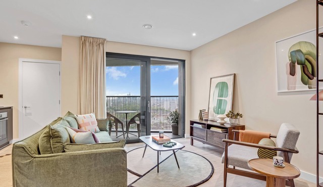 Elegant two-bedroom flat with a spacious balcony