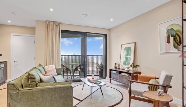 Elegant two-bedroom flat with a spacious balcony