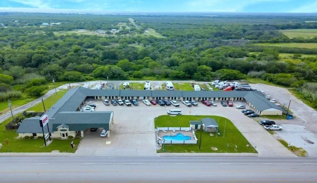 Elegant Unit Near Agave Jalisco – Parking, Pool & Pet Friendly Accommodations