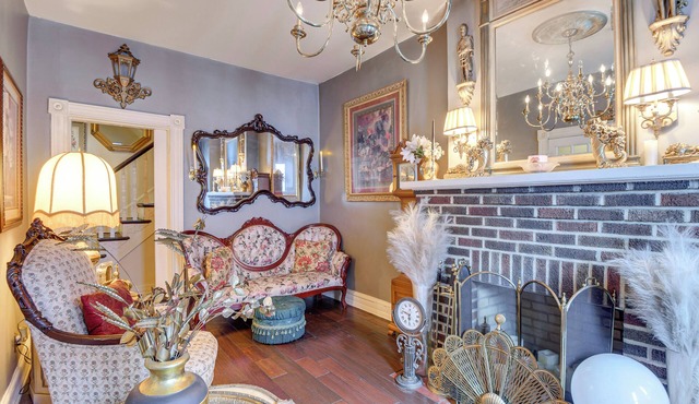 Elegant Upton Rowhouse 2 Mi to Inner Harbor!