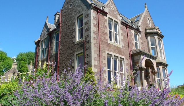 Elegant Victorian self catering flat (5 people) in Crieff, the heart of Scotland