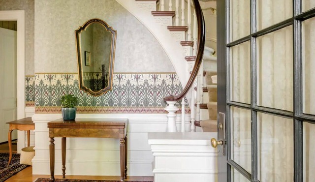 Elegant Victorian Walking Distance to Downtown Grass Valley