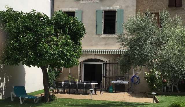 Elegant Vigneron on the Canal du Midi with private pool
