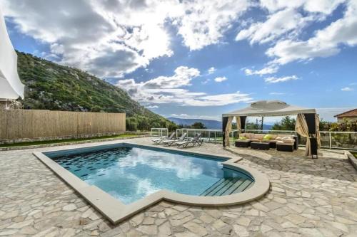Elegant Villa in Dubravka with Private Pool