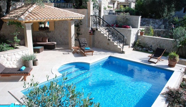 Elegant villa La Perla ,private heated pool,short walking distance to sea&center