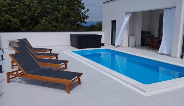 Elegant villa with pool, jacuzzi, and sauna in green Zagorje.